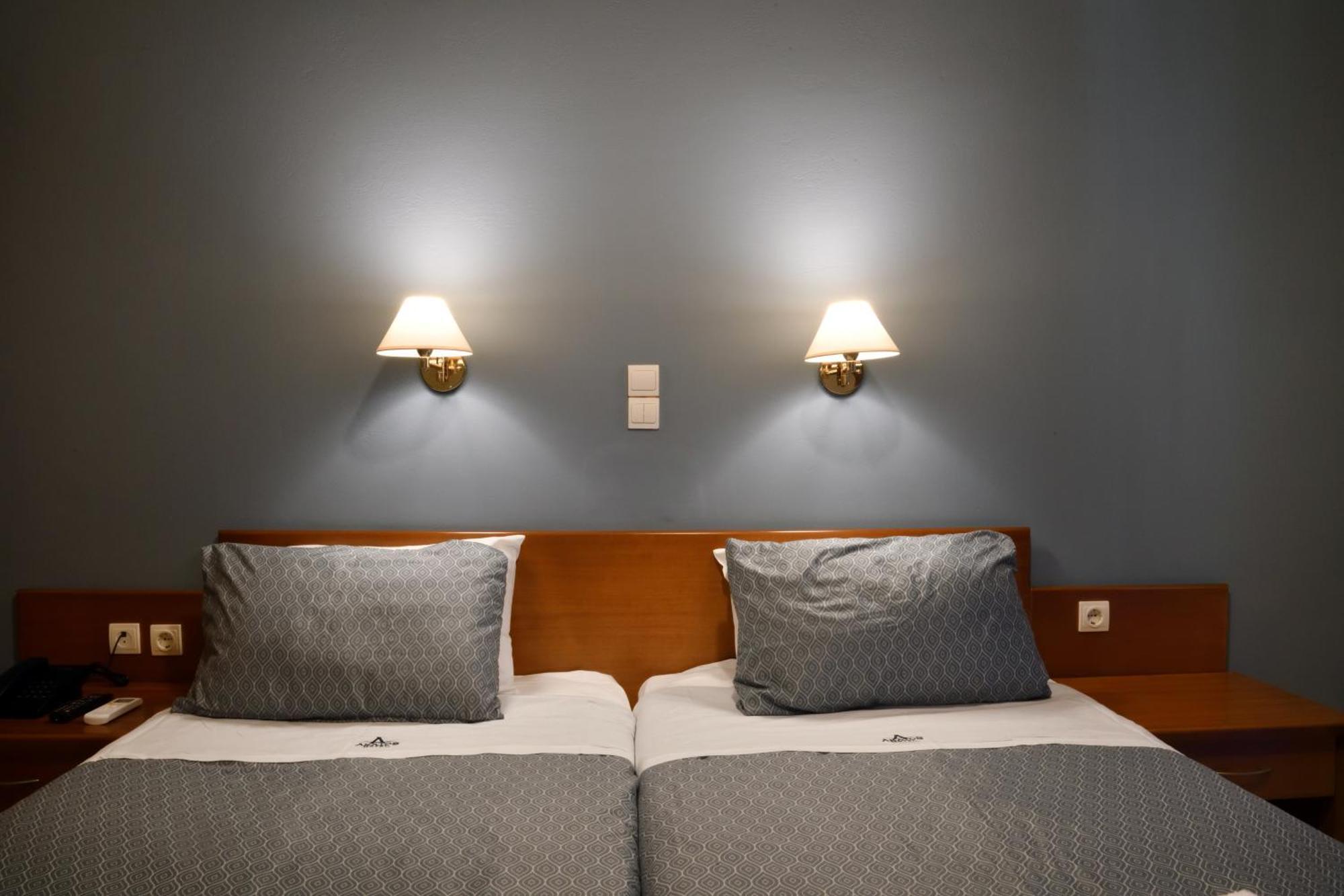 Akatos Hotel Agia Marina  Ngoại thất bức ảnh