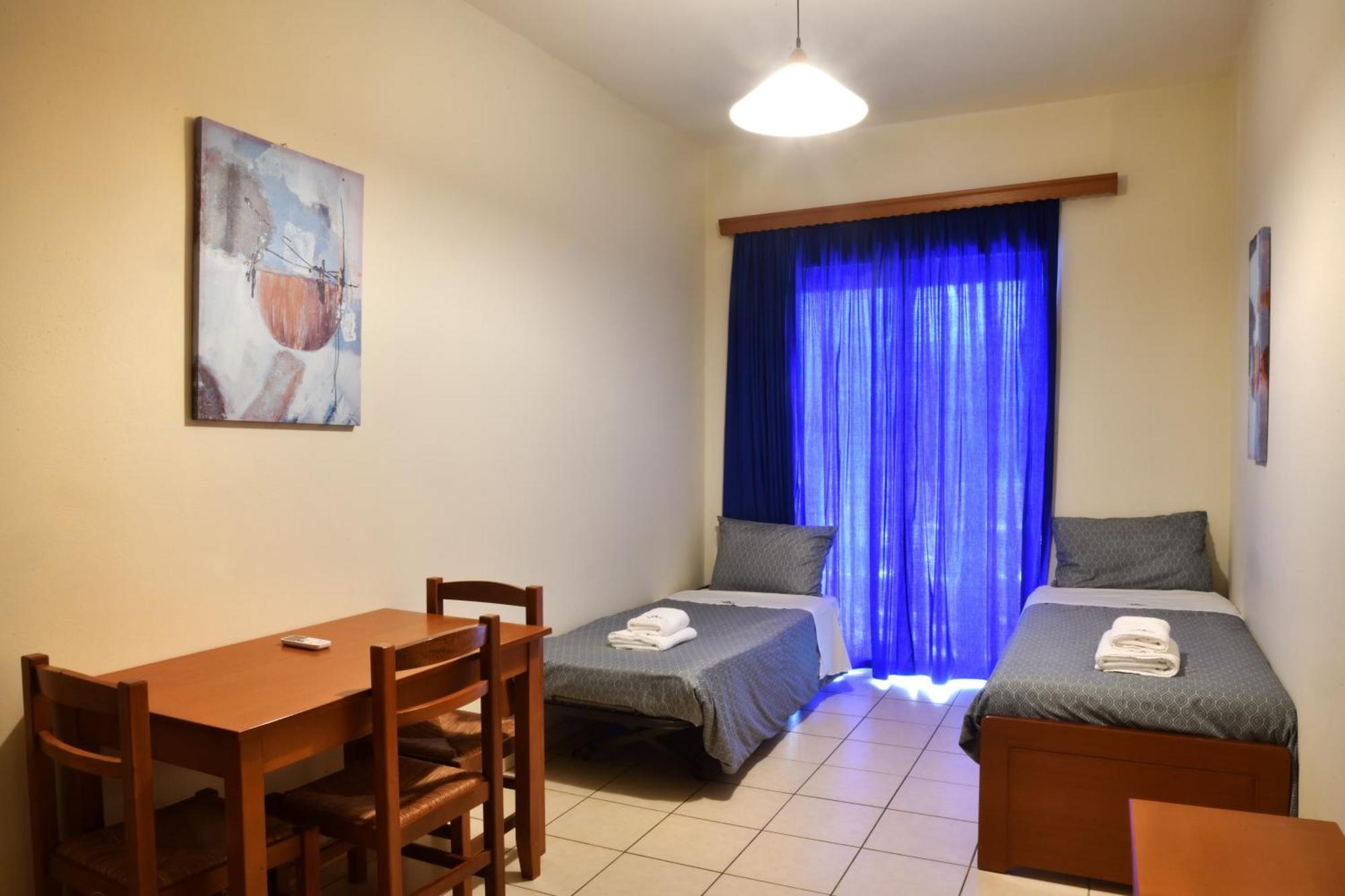 Akatos Hotel Agia Marina  Ngoại thất bức ảnh