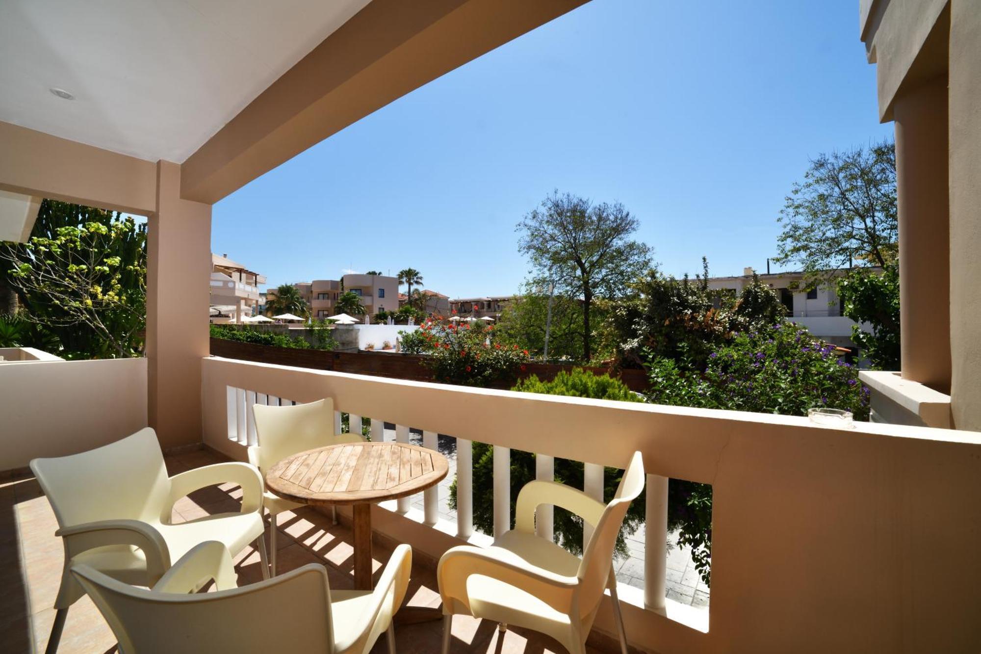 Akatos Hotel Agia Marina  Ngoại thất bức ảnh