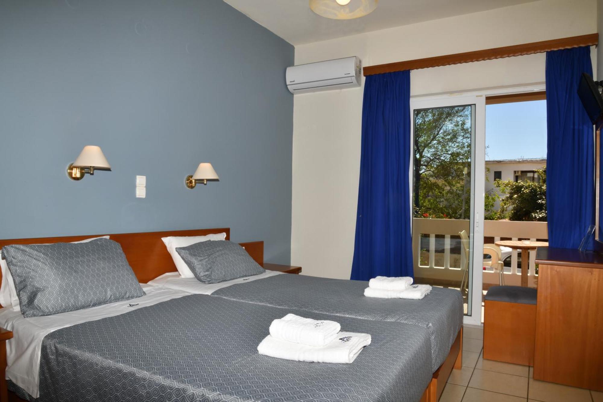 Akatos Hotel Agia Marina  Ngoại thất bức ảnh
