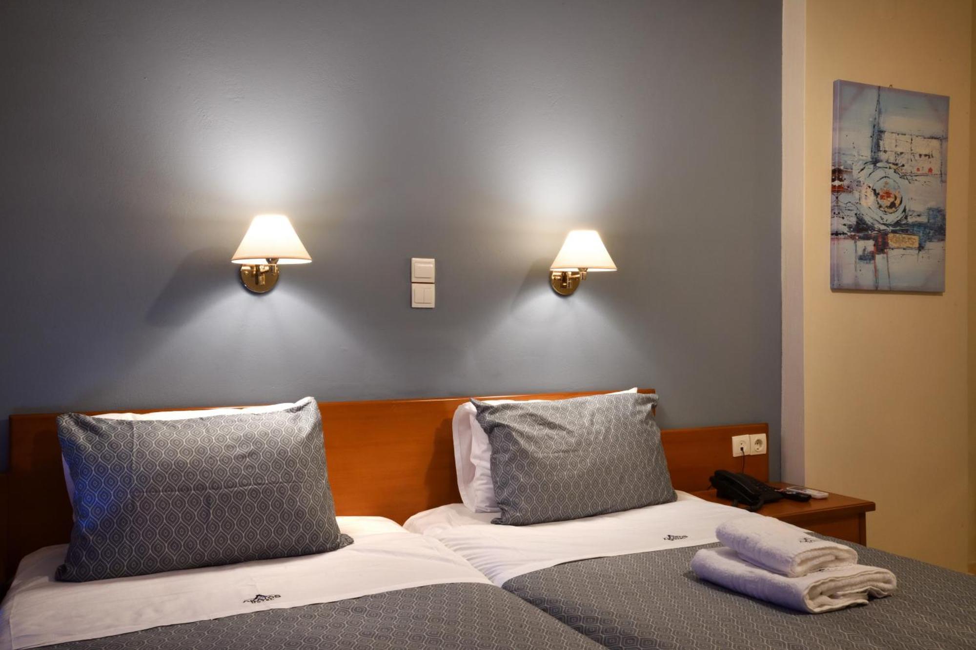 Akatos Hotel Agia Marina  Ngoại thất bức ảnh
