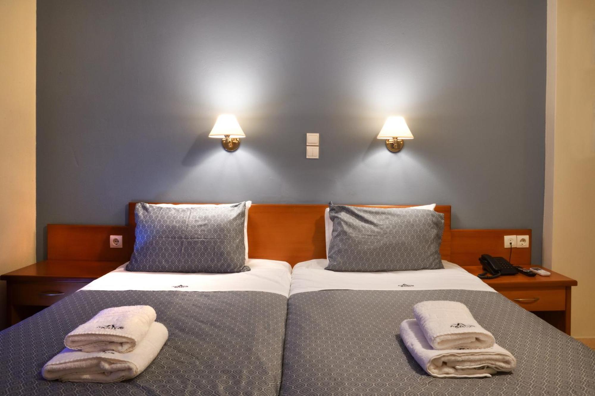 Akatos Hotel Agia Marina  Ngoại thất bức ảnh