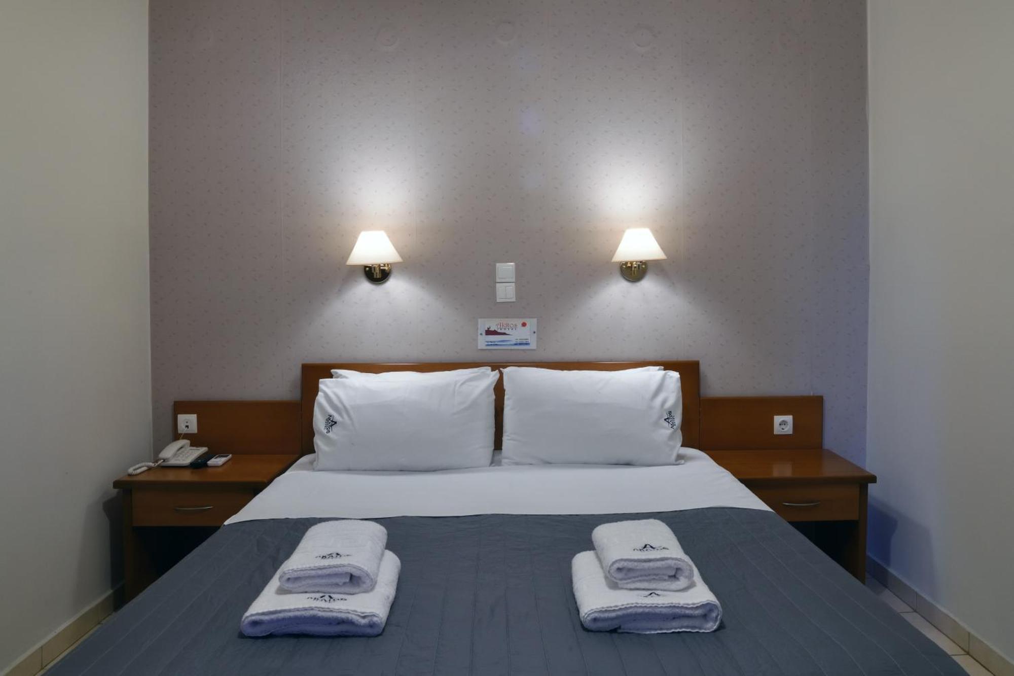 Akatos Hotel Agia Marina  Ngoại thất bức ảnh
