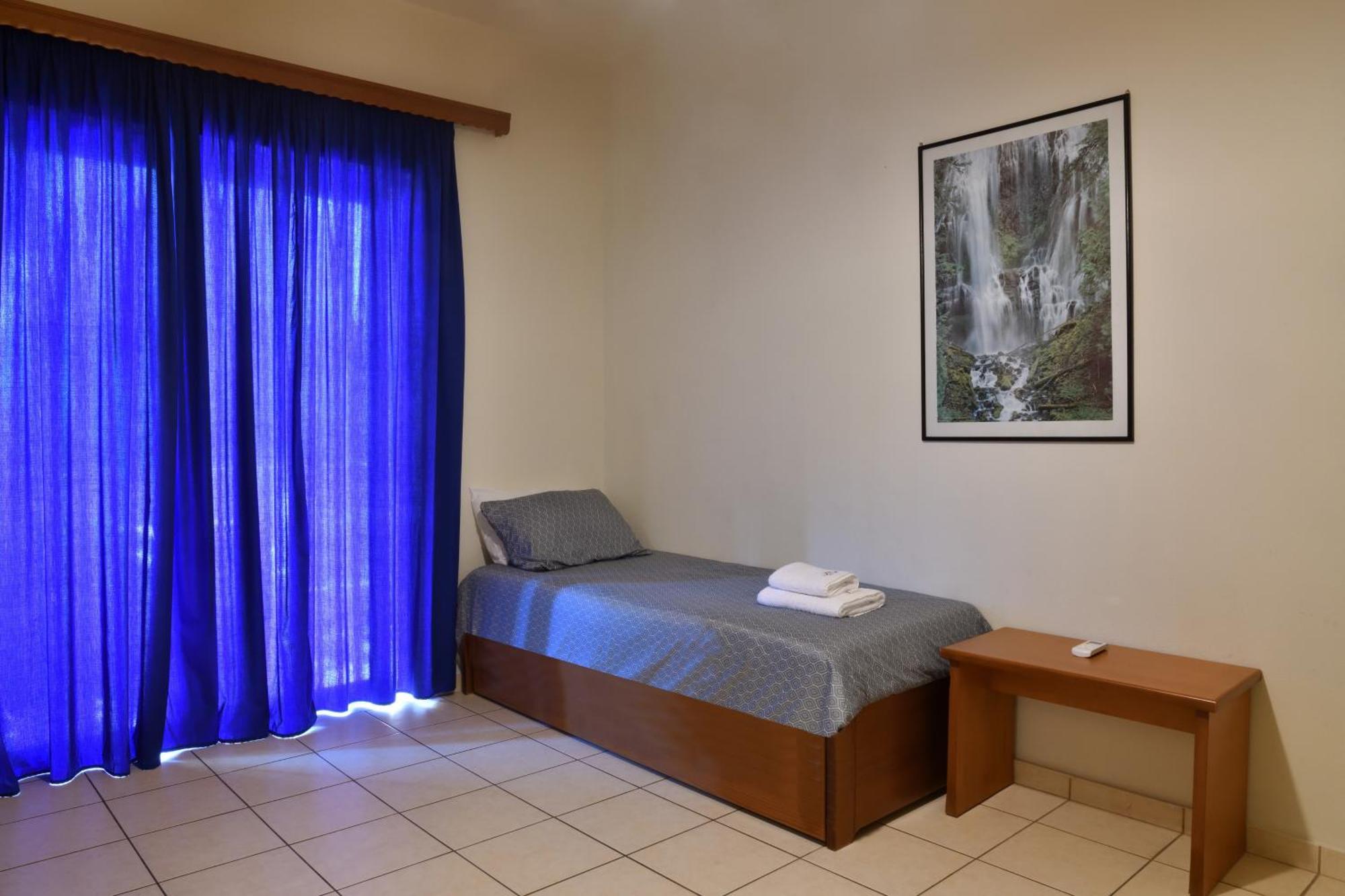 Akatos Hotel Agia Marina  Ngoại thất bức ảnh