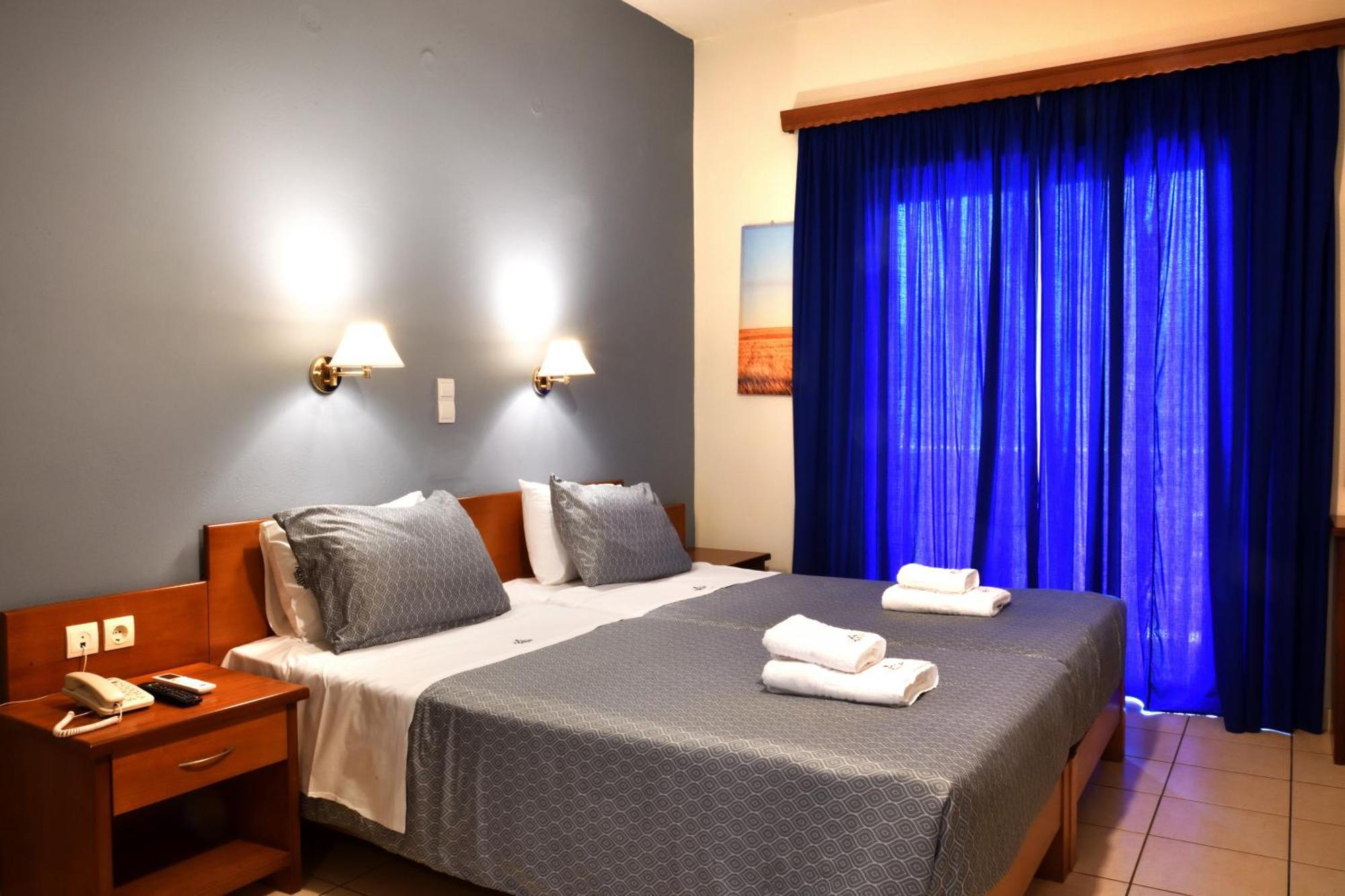 Akatos Hotel Agia Marina  Ngoại thất bức ảnh