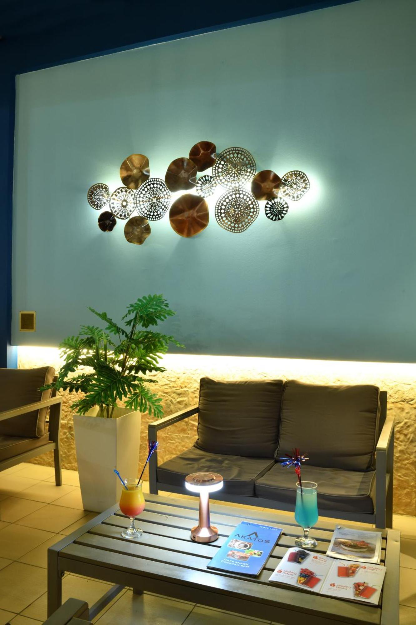 Akatos Hotel Agia Marina  Ngoại thất bức ảnh