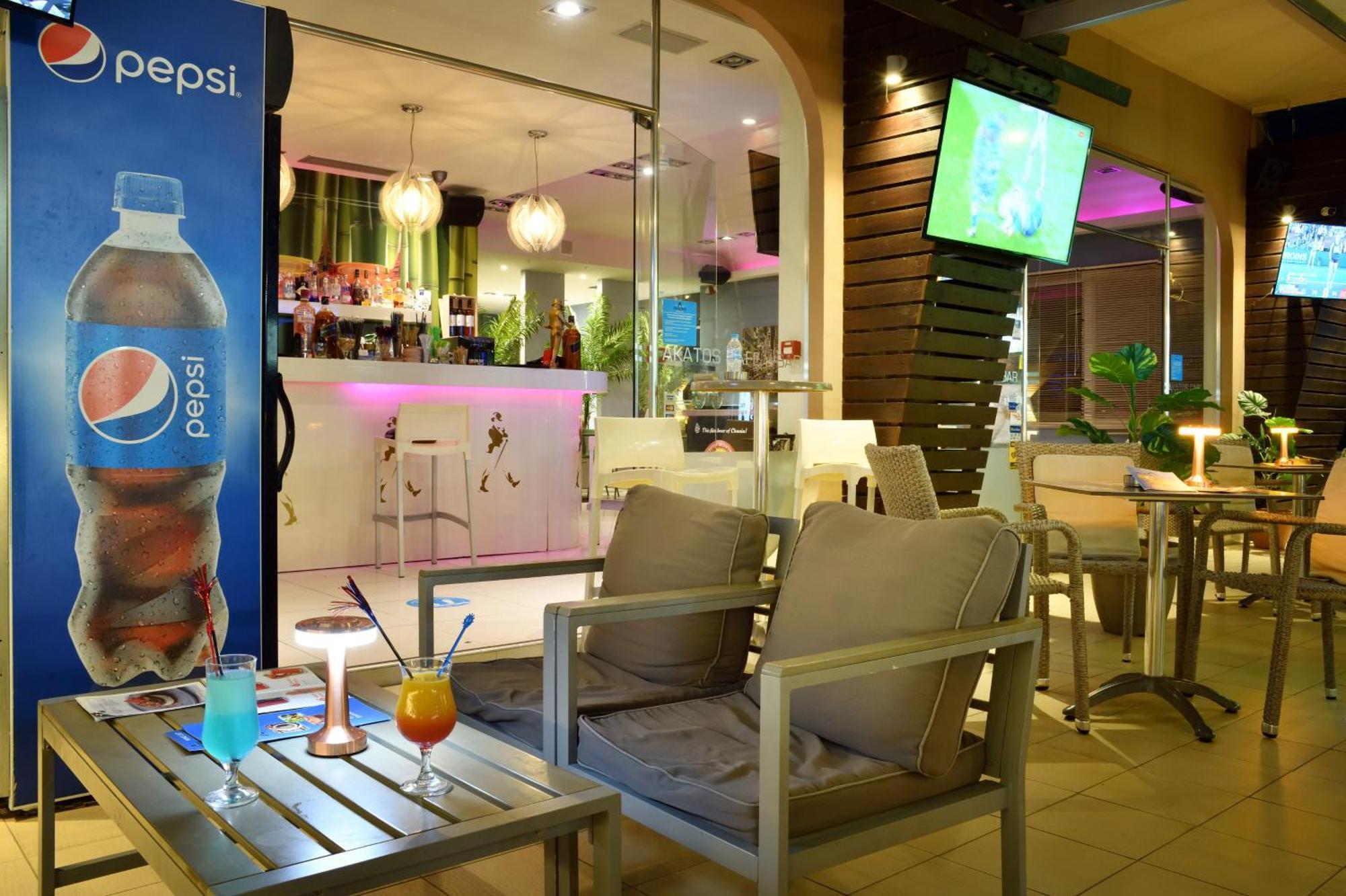 Akatos Hotel Agia Marina  Ngoại thất bức ảnh