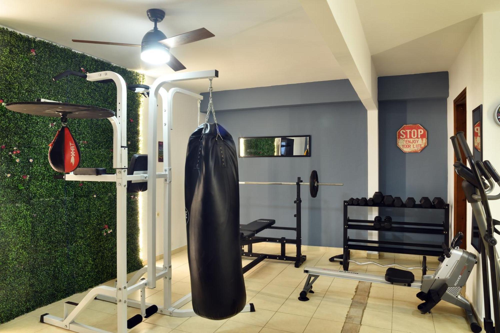 Akatos Hotel Agia Marina  Ngoại thất bức ảnh