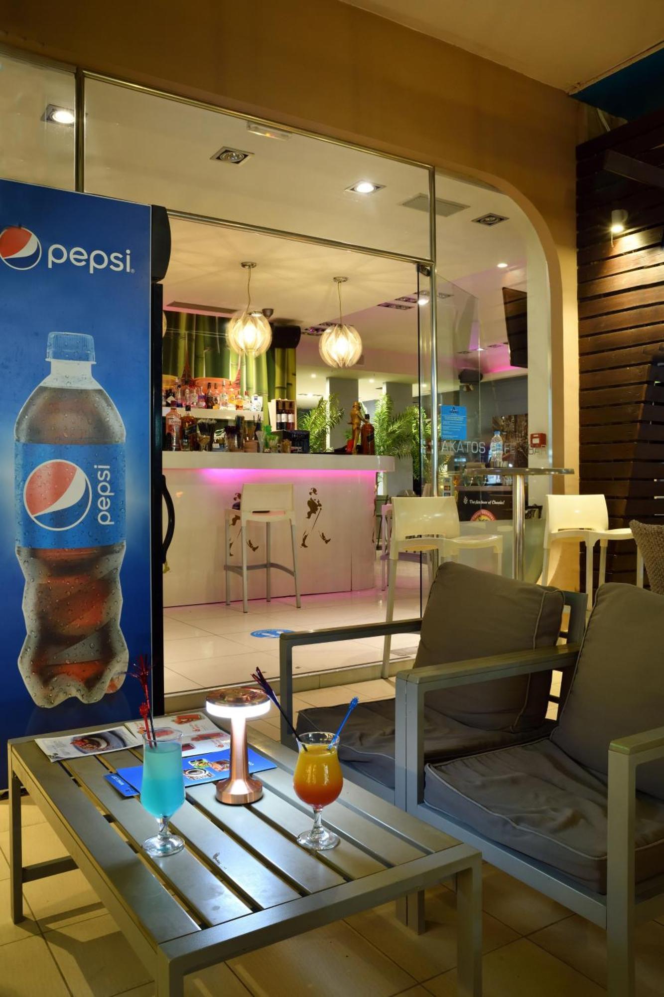 Akatos Hotel Agia Marina  Ngoại thất bức ảnh