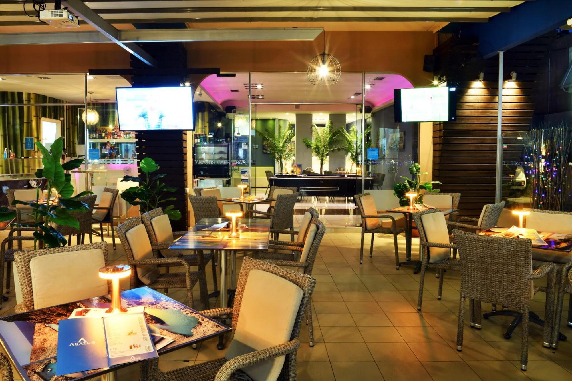 Akatos Hotel Agia Marina  Ngoại thất bức ảnh